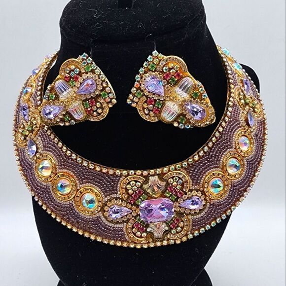 M&J Hansen Jewelry - VINTAGE M&J HANSEN LAVENDER GLASS ALEXANDRITE RHINESTONE NECKLACE & EARRING SET